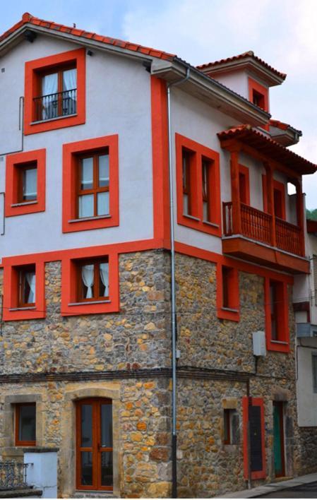 Apartamentos El Pigazu Onís Exteriör bild
