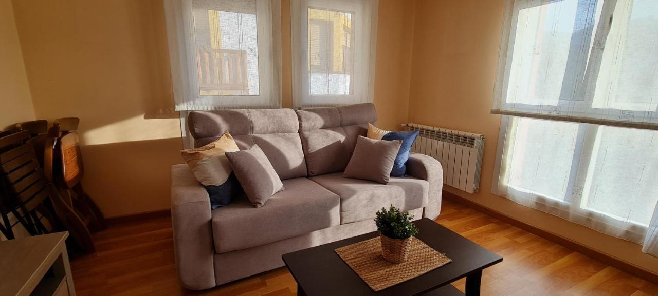 Apartamentos El Pigazu Onís Exteriör bild